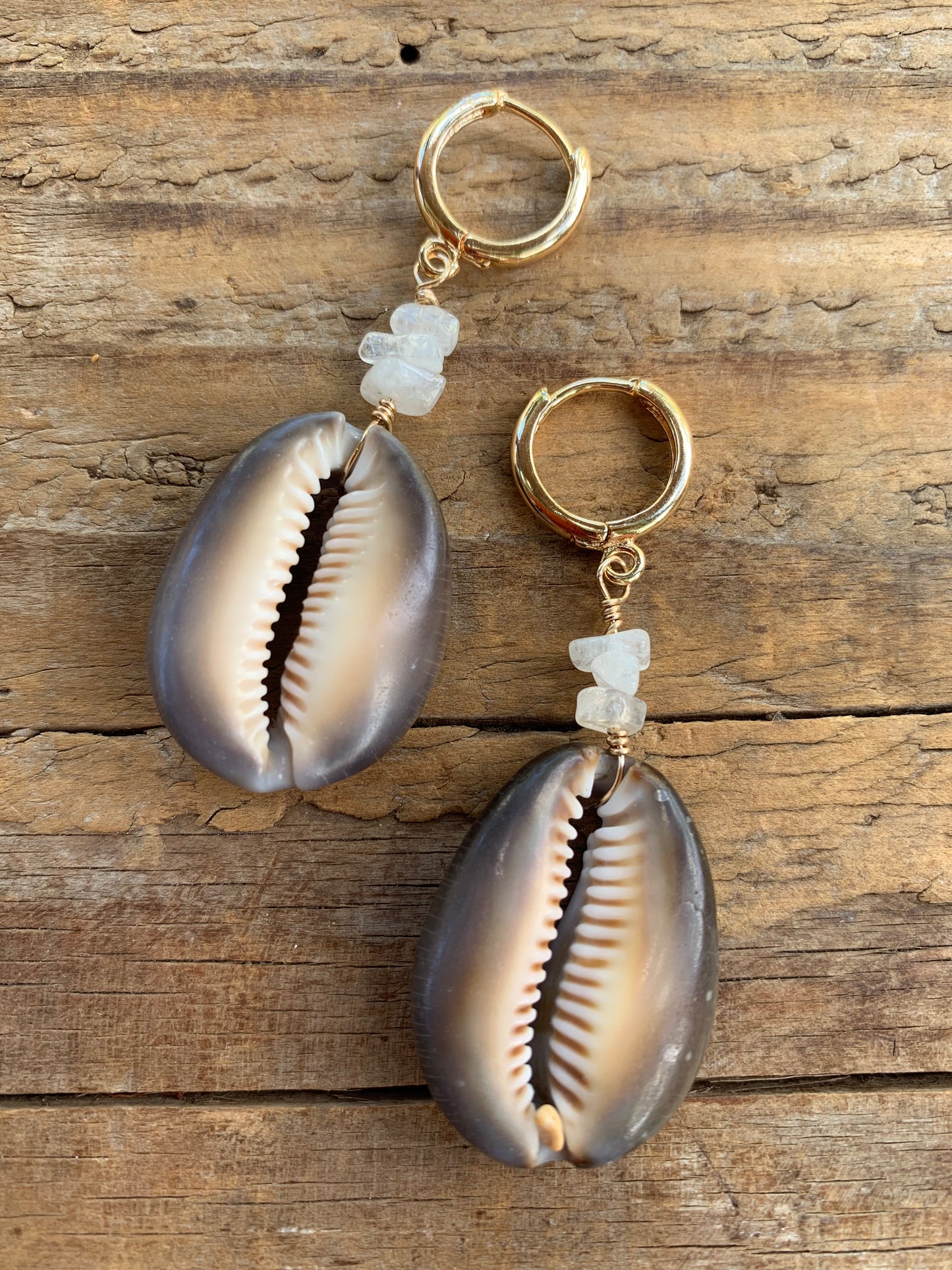 Cowrie Endless Hoops